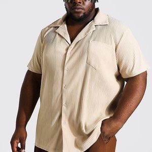 PLUS PLEATED SHORT SLEEVE REVERE SHIRT IN TAUPE